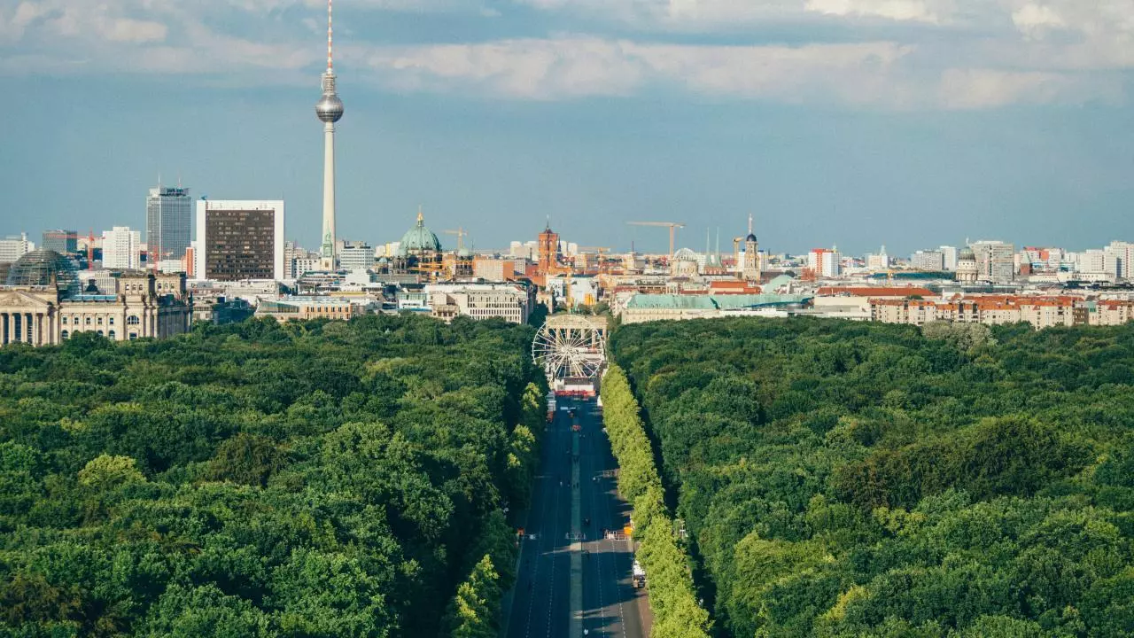 adam-vradenburg-TK5I5L5JGxY-unsplash