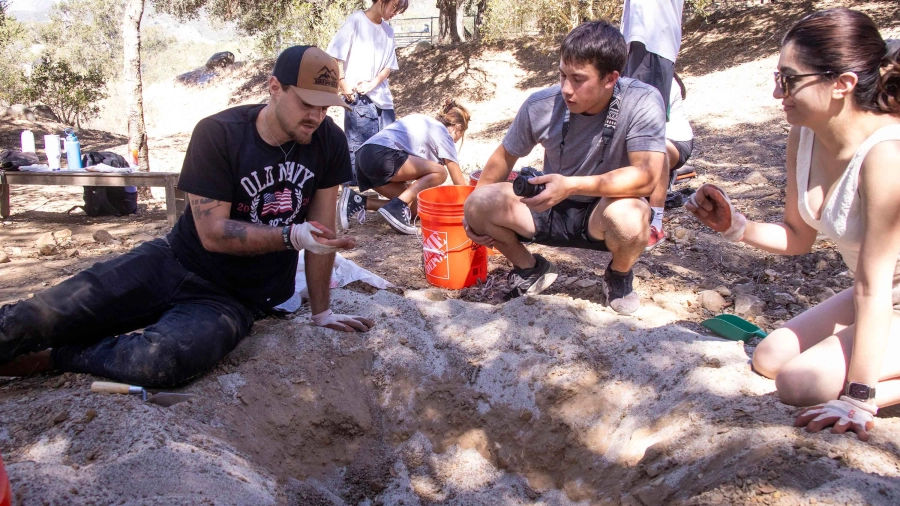 Students Dig New Archeology Class