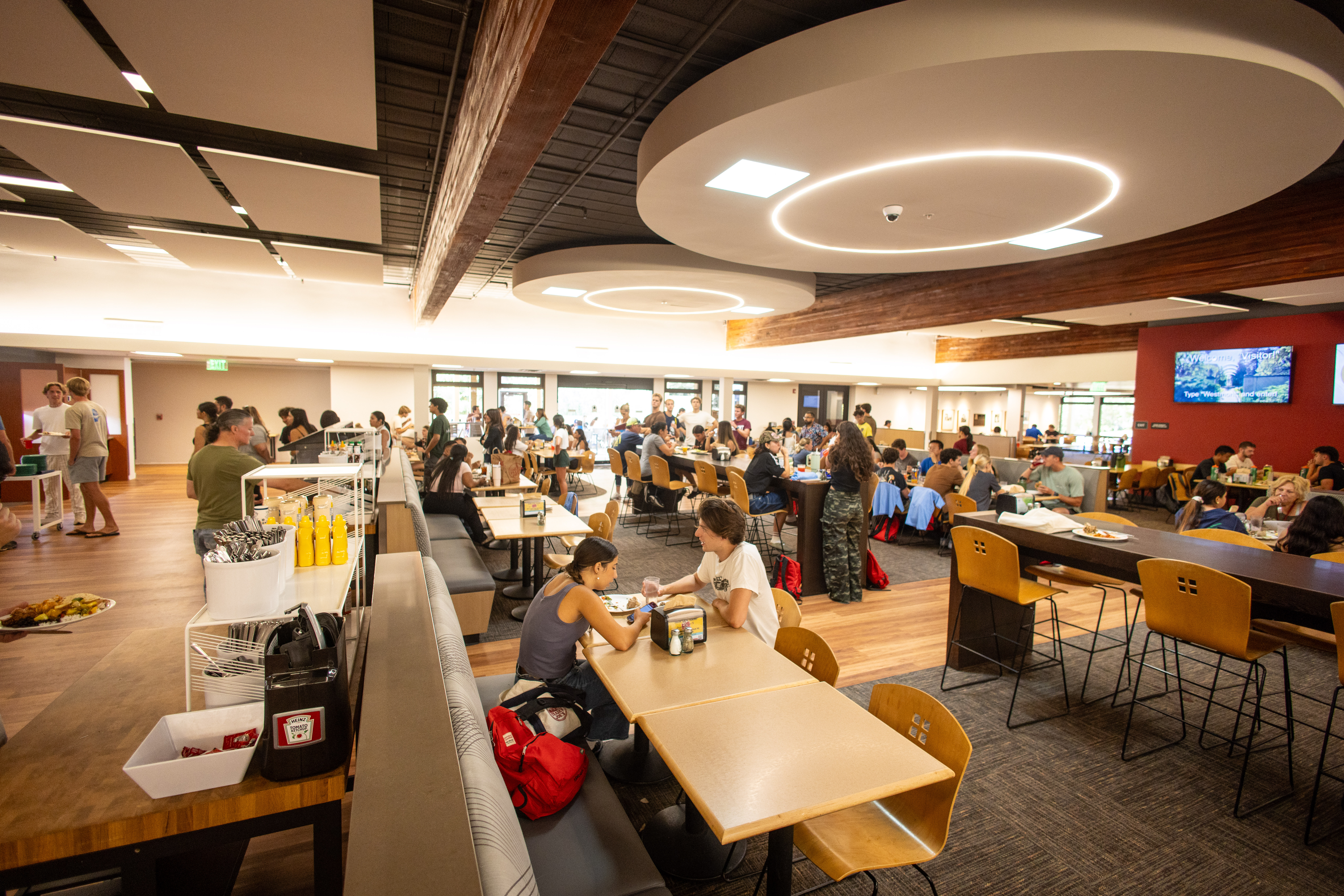 students eating lunch